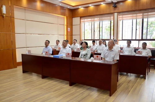 杨国宗赴州人大常委会机关调研强调 担当尽责助发展，科研驱动促实效
